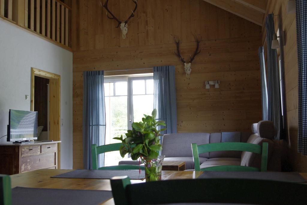 Huettenflair-Mosel Ferienwohnung Enkirch Ngoại thất bức ảnh