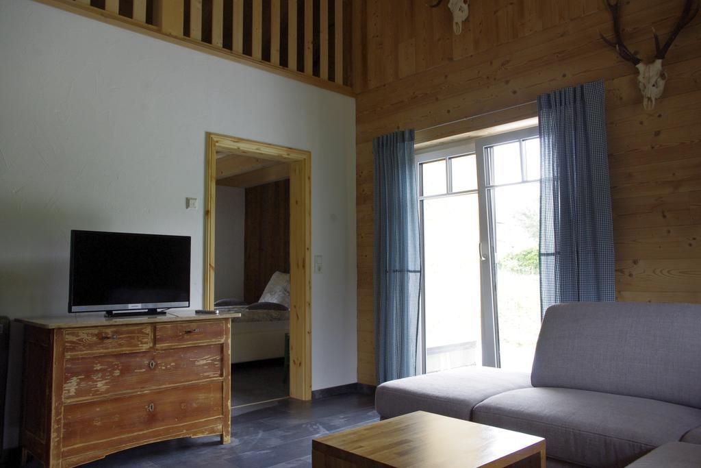 Huettenflair-Mosel Ferienwohnung Enkirch Ngoại thất bức ảnh