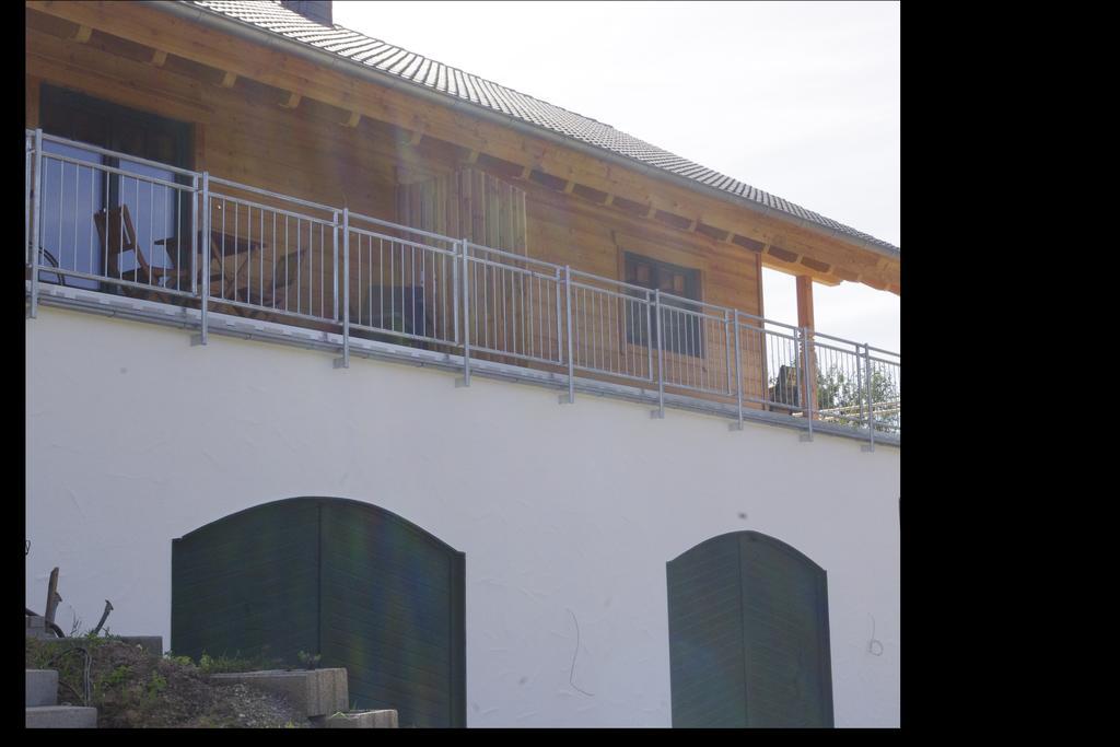 Huettenflair-Mosel Ferienwohnung Enkirch Ngoại thất bức ảnh